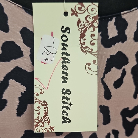 Pink Relaxed Tunic with Peter Pan Collar and Cuffed Sleeves - Picture 4 of 5